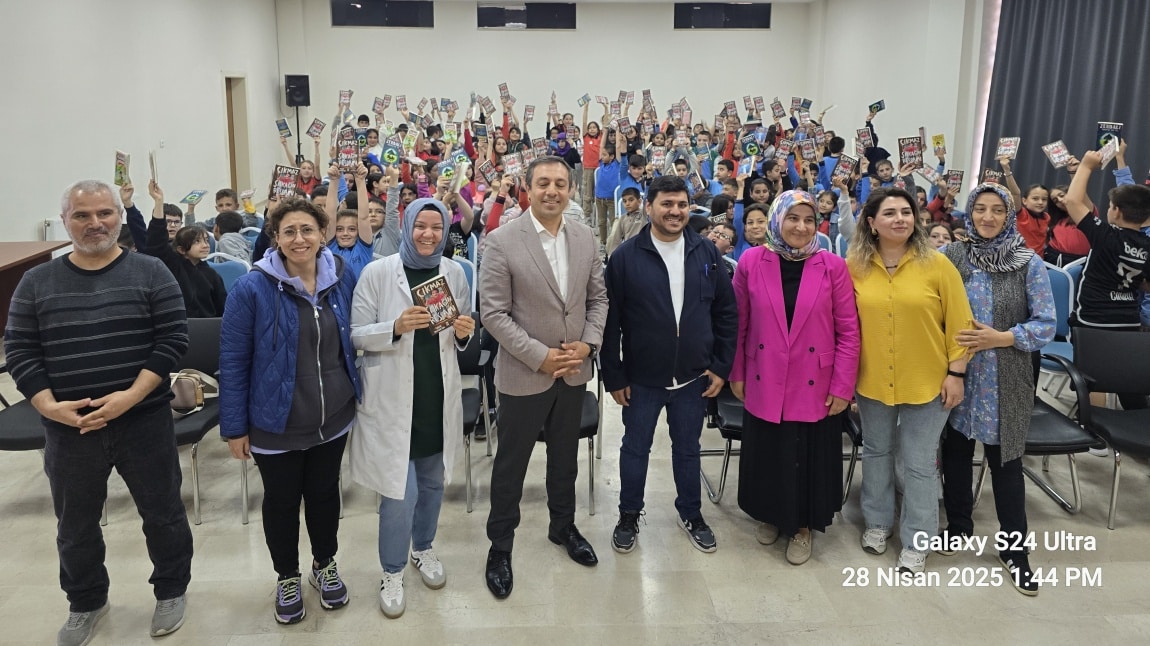 Yazar Yaşar Bayraktar Okulumuzda Öğrencilerle Buluştu