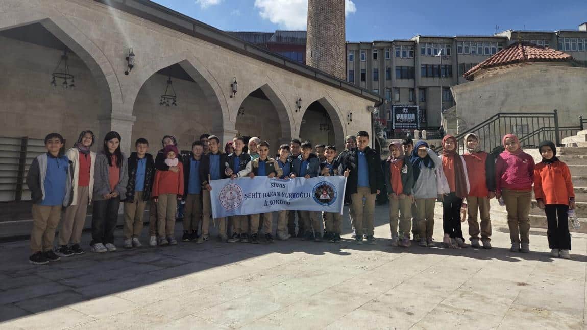  4. Sınıf Öğrencilerinden Camiler ve Din Görevlileri Haftası Ziyareti