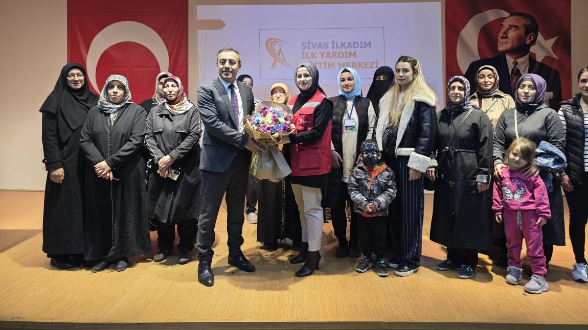 Okulumuzda Velilere İlk Yardım Eğitimi Verildi!